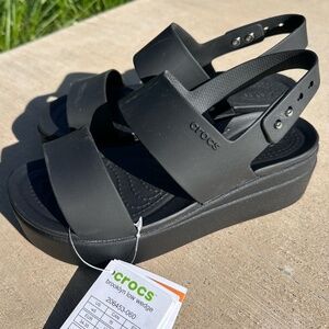 Crocs Women's Brooklyn Low Wedge Platform Sandal